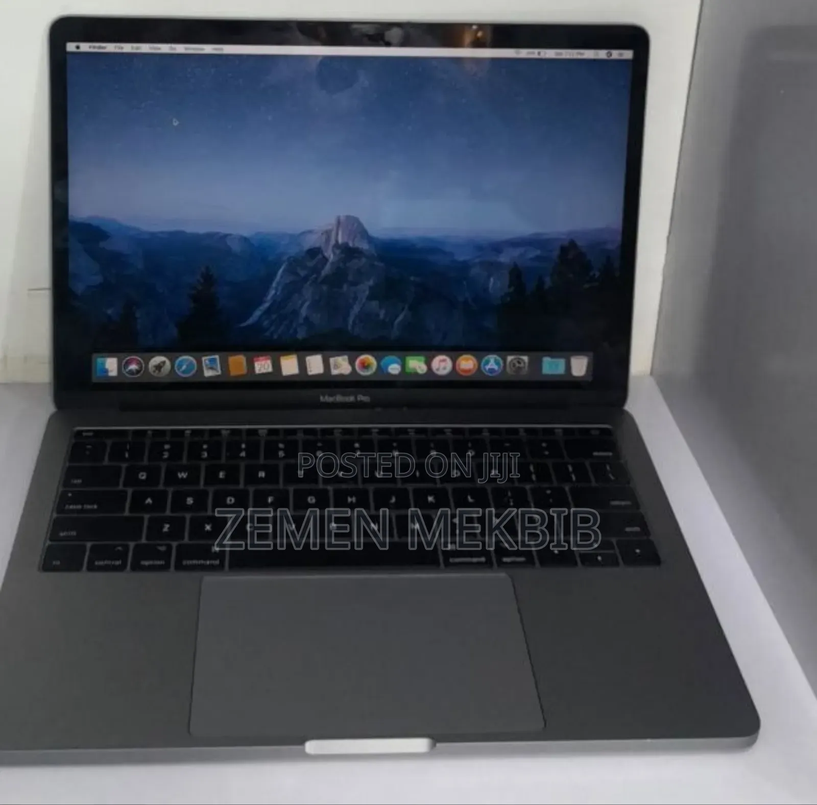 New Laptop Apple MacBook Pro 2017 8GB Intel Core I5 SSD 128GB