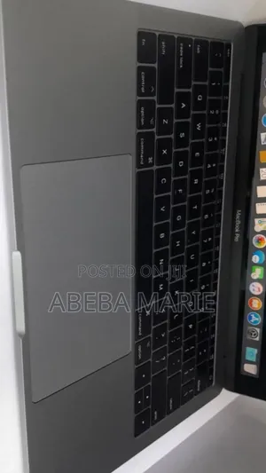 New Laptop Apple MacBook Pro 2017 8GB Intel Core I5 SSD 128GB