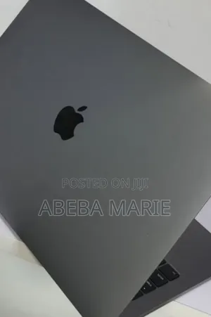 New Laptop Apple MacBook Pro 2017 8GB Intel Core I5 SSD 128GB