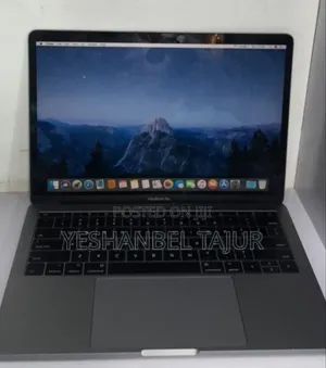 Photo - New Laptop Apple MacBook Pro 2017 8GB Intel Core i5 SSD 128GB