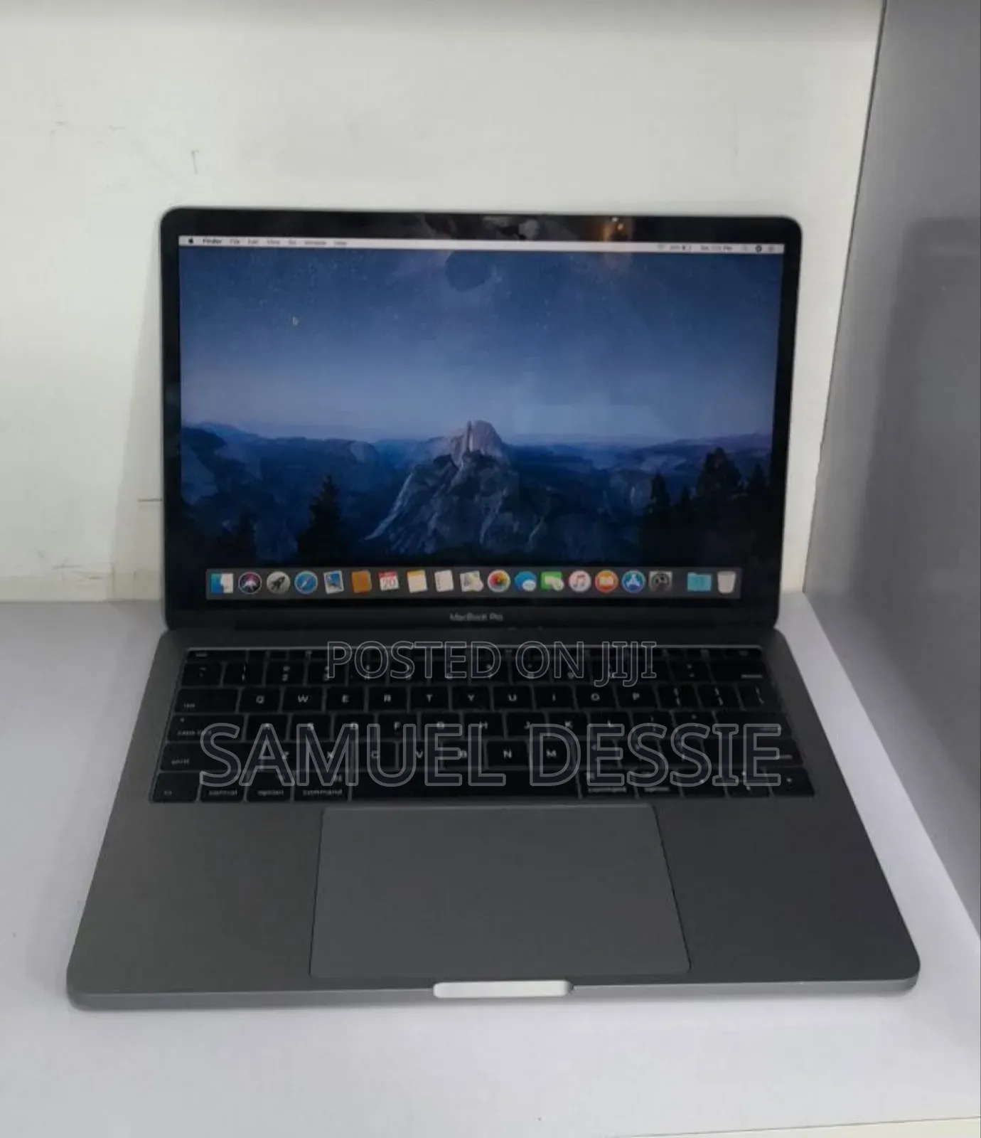 New Laptop Apple MacBook Pro 2017 8GB Intel Core I5 SSD 128GB