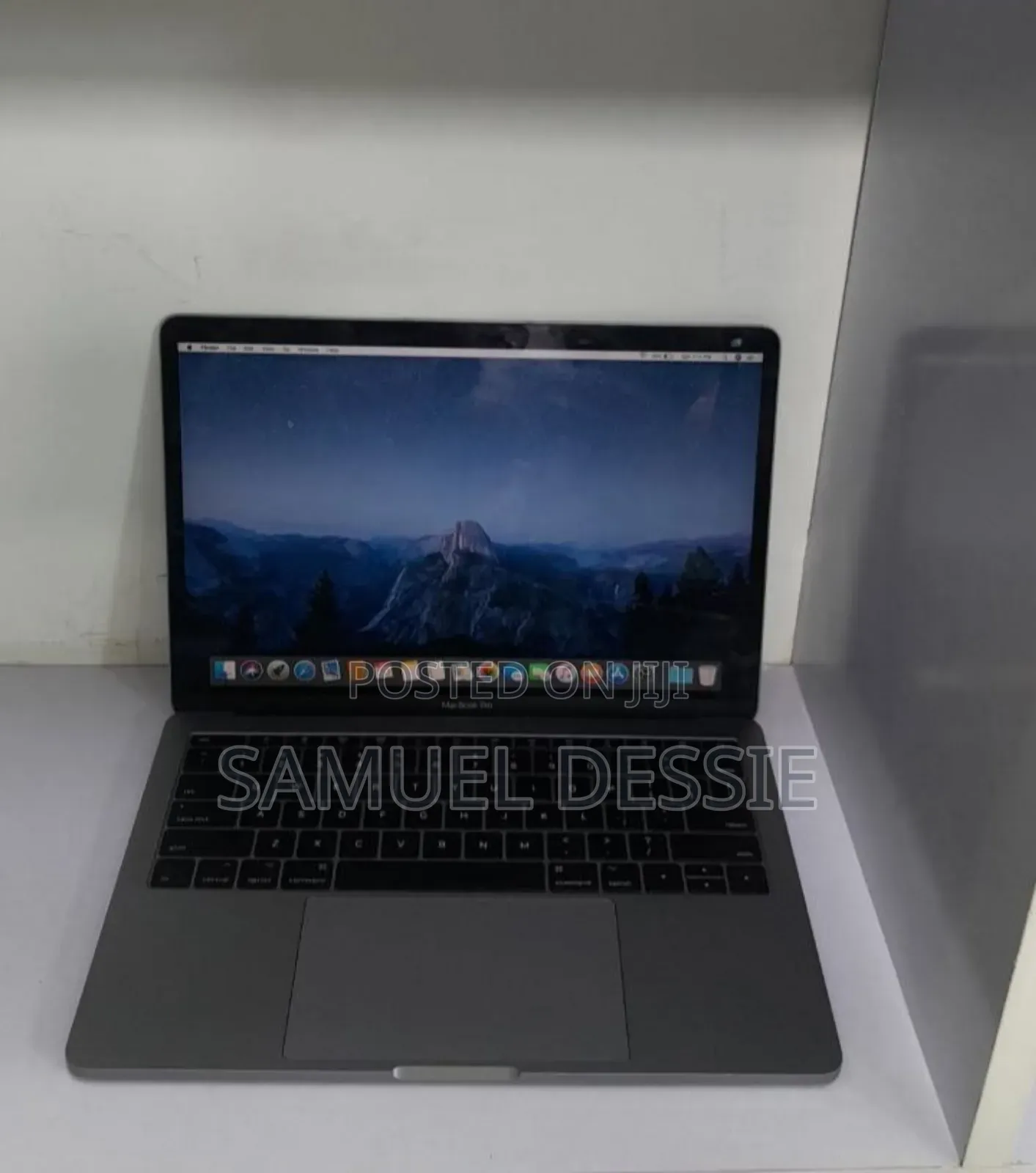 New Laptop Apple MacBook Pro 2017 8GB Intel Core I5 SSD 128GB