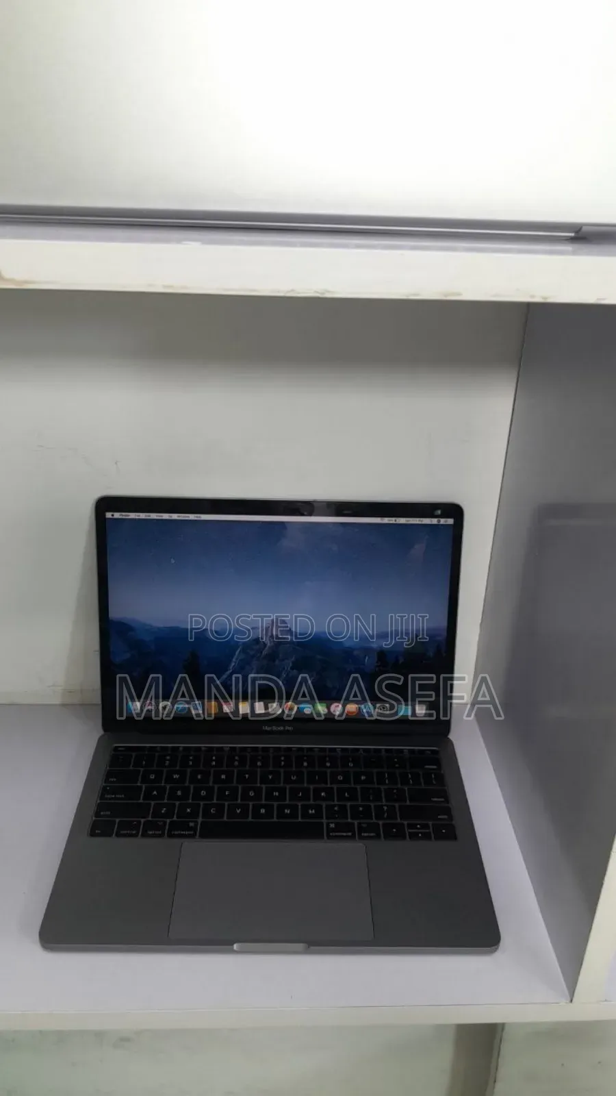 New Laptop Apple MacBook Pro 2017 8GB Intel Core I5 SSD 128GB