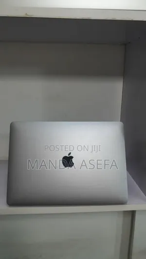 New Laptop Apple MacBook Pro 2017 8GB Intel Core I5 SSD 128GB