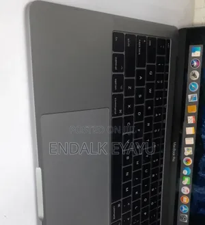 New Laptop Apple MacBook Pro 2017 8GB Intel Core I5 SSD 128GB