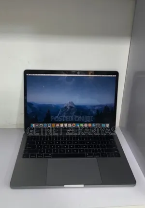 Photo - New Laptop Apple MacBook Pro 2017 8GB Intel Core I5 SSD 128GB