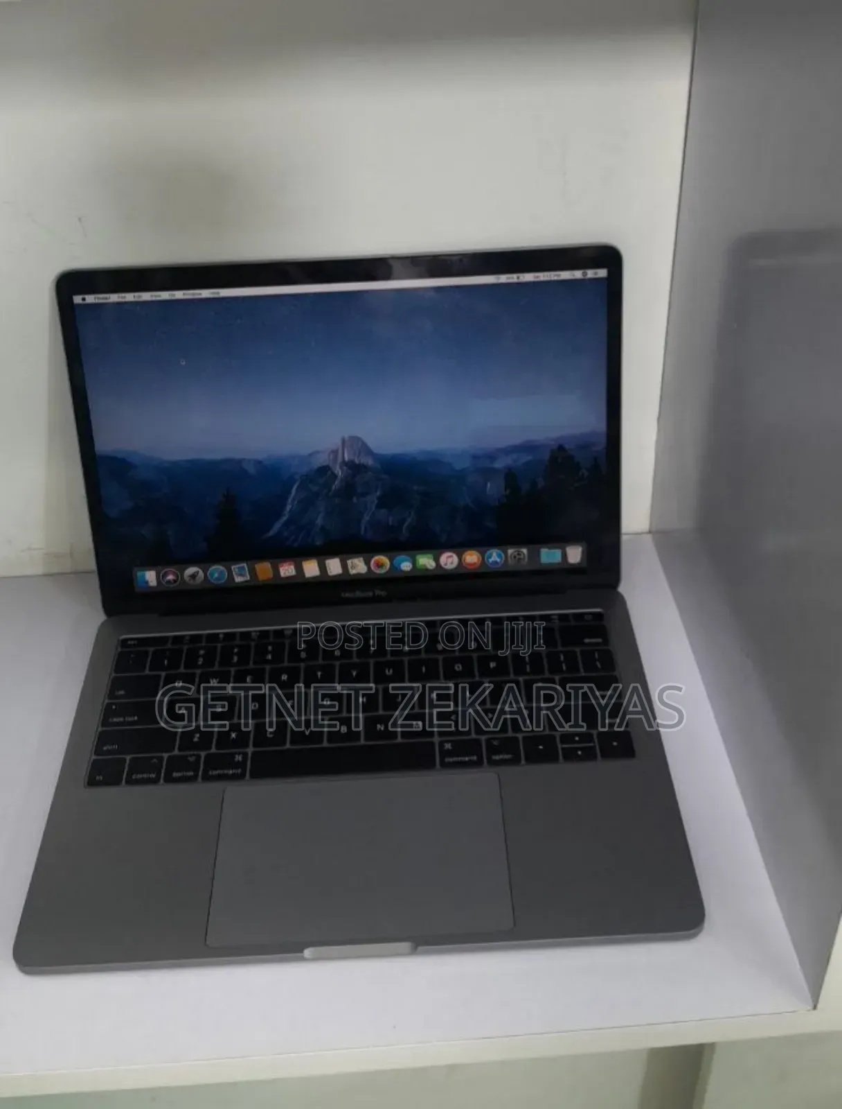 New Laptop Apple MacBook Pro 2017 8GB Intel Core I5 SSD 128GB
