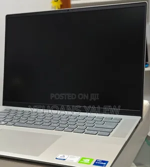 New Laptop Dell Inspiron 16 5620 16GB Intel Core i7 SSD 512GB