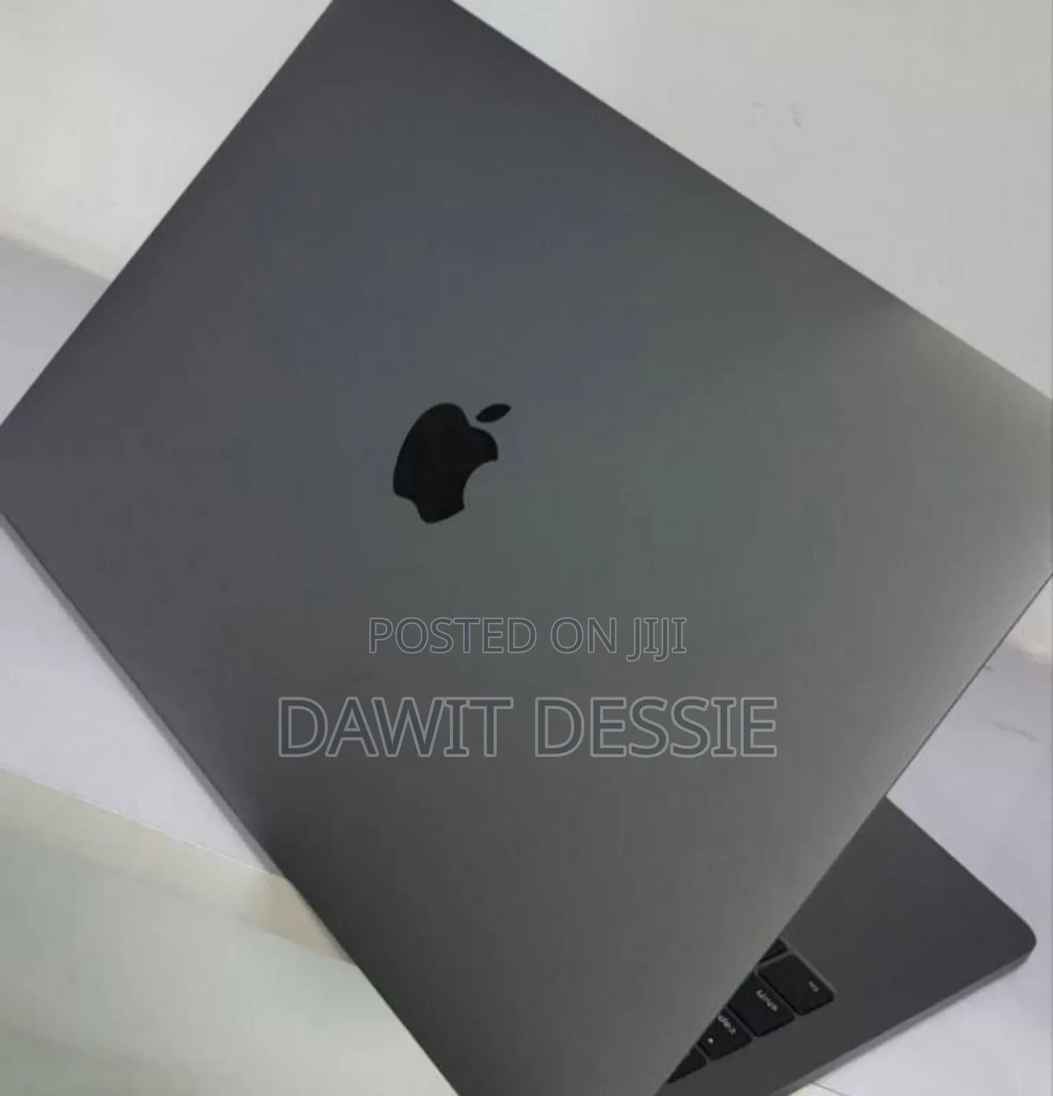 New Laptop Apple MacBook Pro 2017 8GB Intel Core I5 SSD 1T