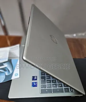 New Laptop HP 16GB Intel Core Ultra 7 SSD 512GB