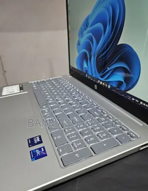New Laptop HP 16GB Intel Core Ultra 7 SSD 512GB