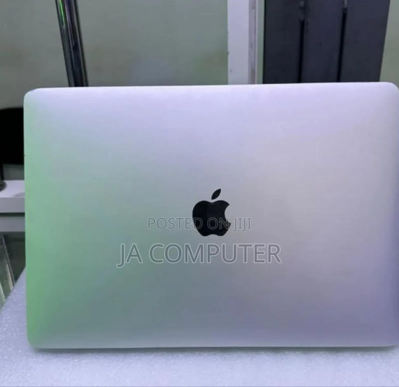 New Laptop Apple MacBook Pro 2017 16GB Intel Core I7 SSD 1T