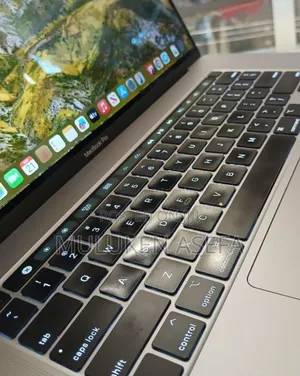 New Laptop Apple MacBook Pro 2019 16GB Intel Core I7 SSD 512GB