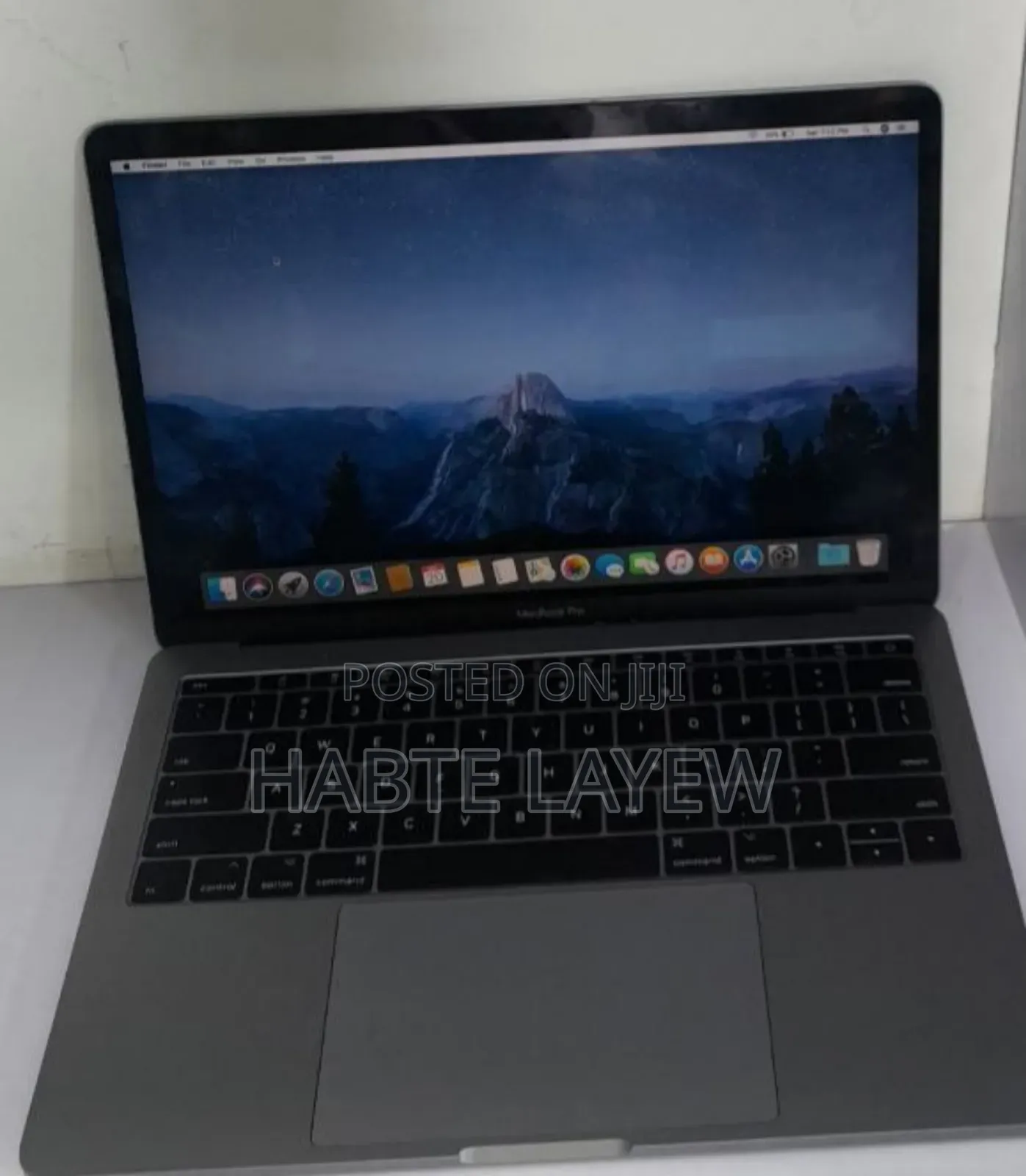 New Laptop Apple MacBook Pro 2017 8GB Intel Core I5 SSD 128GB