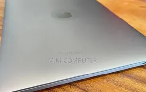 Photo - New Laptop Apple MacBook Pro 2017 16GB Intel Core I7 SSD 1T