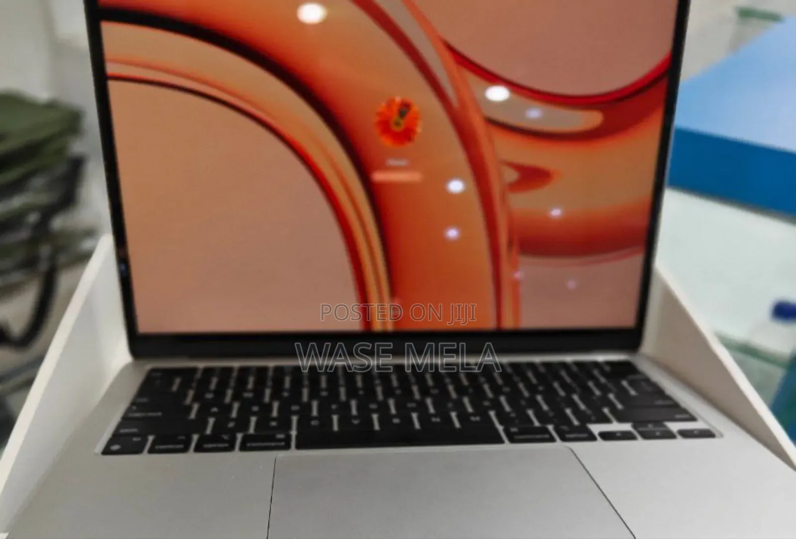 New Laptop Apple MacBook Air 2022 M2 8GB Intel Core I7 SSD 256GB