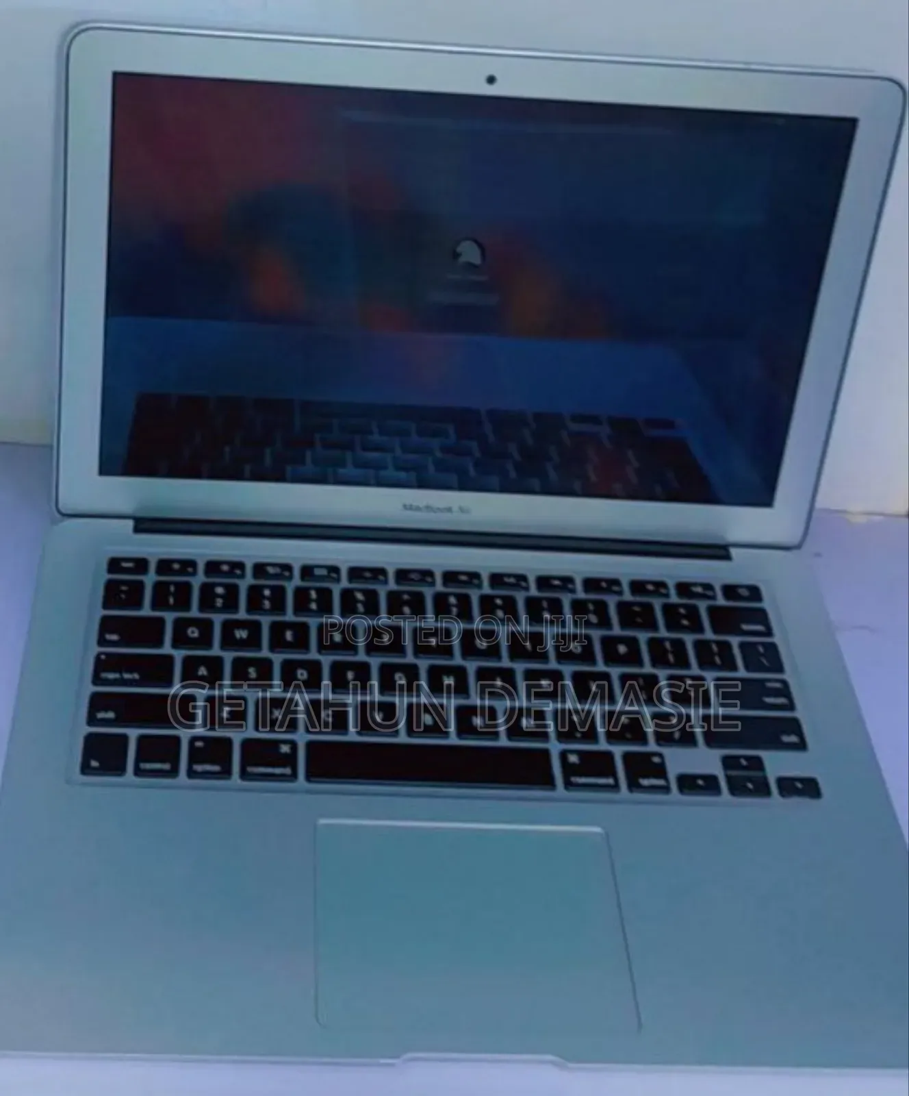 New Laptop Apple MacBook Pro 2017 8GB Intel Core i5 SSD 128GB