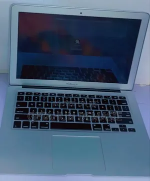 Photo - New Laptop Apple MacBook Pro 2017 8GB Intel Core i5 SSD 128GB