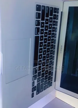 New Laptop Apple MacBook Pro 2017 8GB Intel Core i5 SSD 128GB