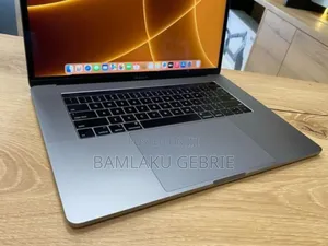 New Laptop Apple MacBook Pro 2017 16GB Intel Core I7 SSD 1T