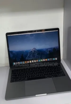 Photo - New Laptop Apple MacBook Pro 2017 8GB Intel Core I5 SSD 128GB