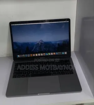 New Laptop Apple MacBook Pro 2017 8GB Intel Core I5 SSD 128GB