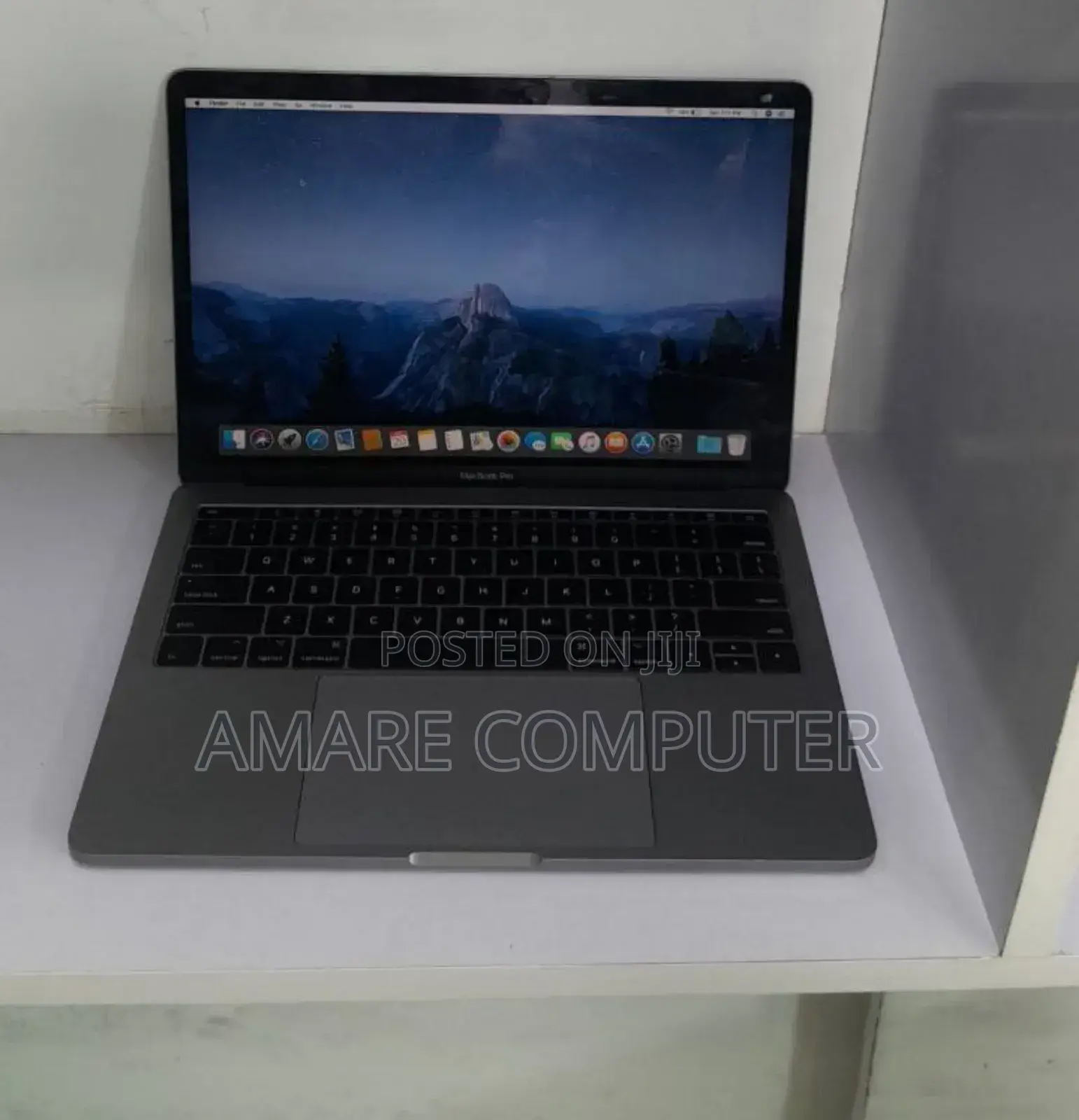 New Laptop Apple MacBook Pro 2017 8GB Intel Core I5 SSD 128GB