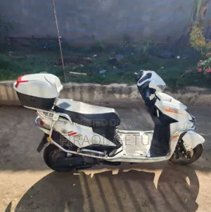 Photo - Motorcycle 2022 White