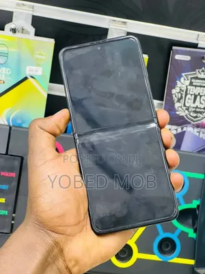 Samsung Galaxy Z Flip4 128 GB