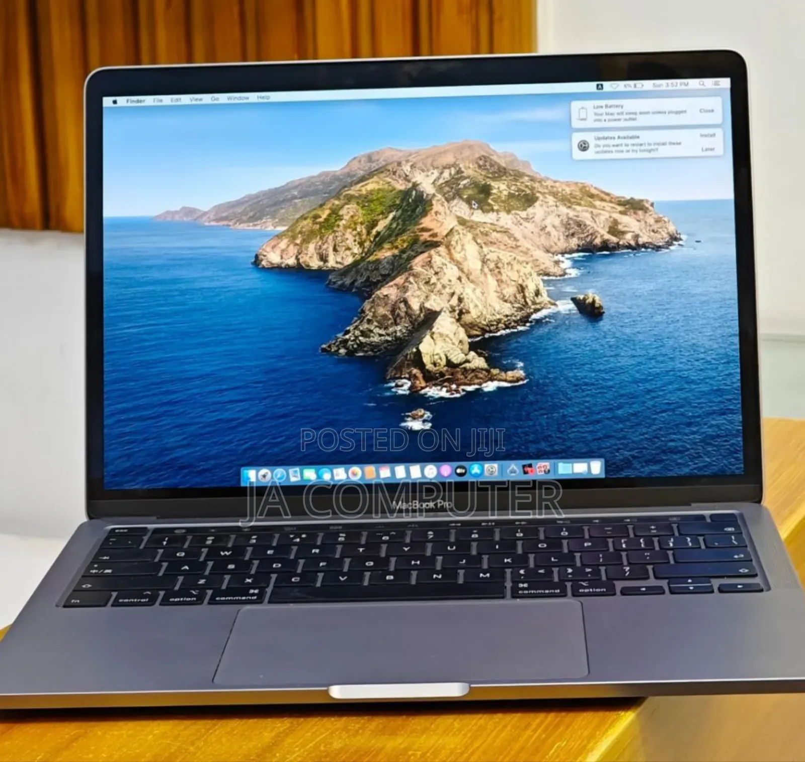 New Laptop Apple MacBook Pro 2020 8GB Intel Core I5 SSD 256GB