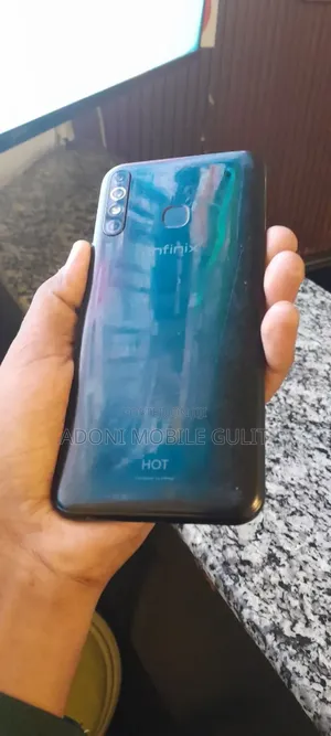 Photo - Infinix Hot 8 32 GB Black