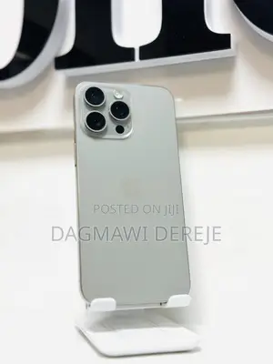 Photo - New Apple iPhone 15 Pro Max 256 GB Silver