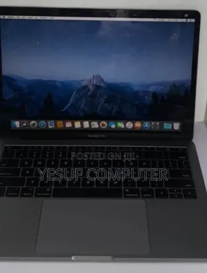New Laptop Apple MacBook Pro 2017 8GB Intel Core I5 SSD 128GB