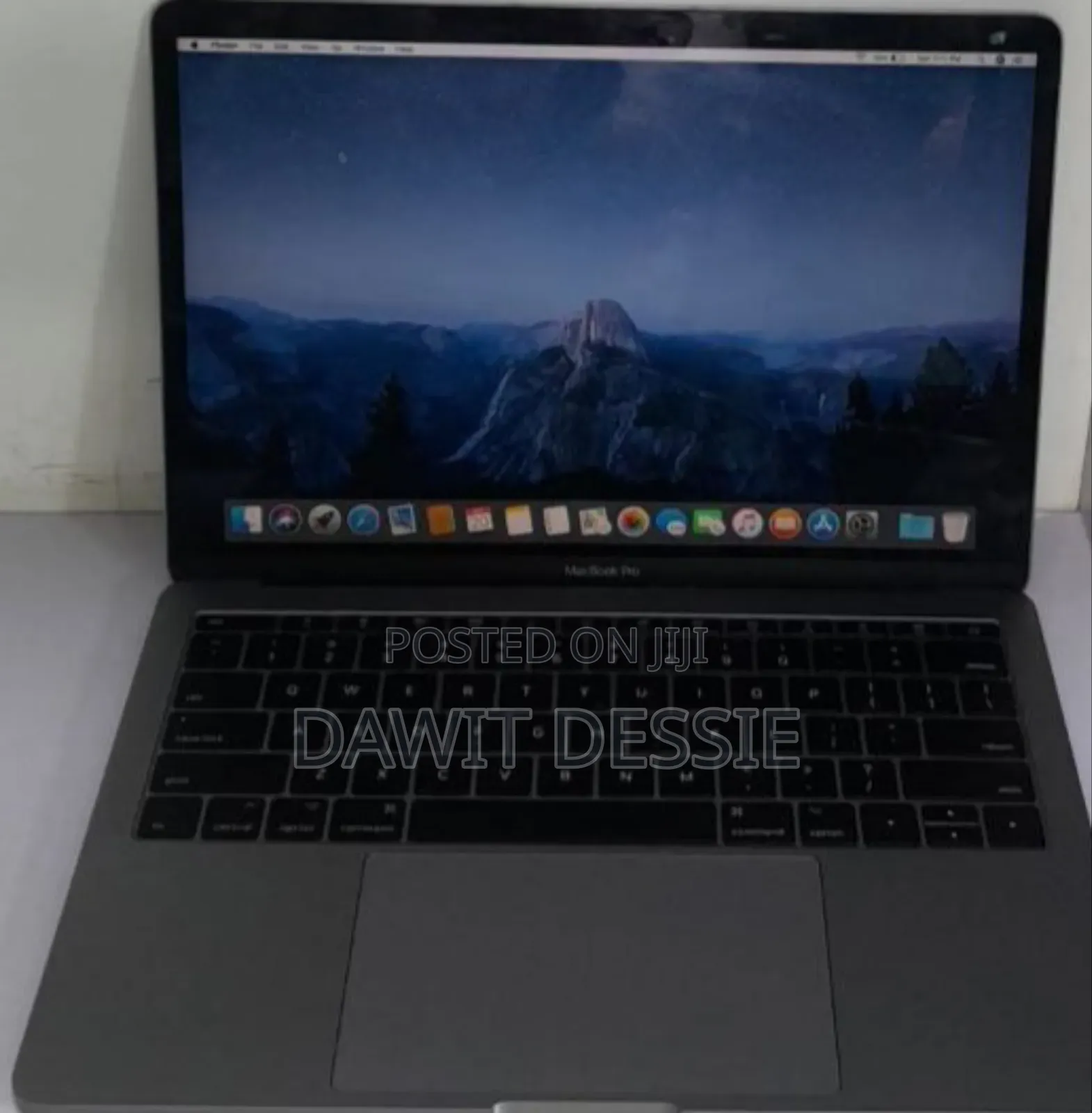 New Laptop Apple MacBook Pro 2017 8GB Intel Core I5 SSD 128GB