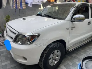 Toyota Hilux 2.5 D-4D 2008 White
