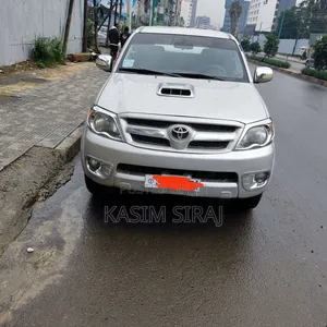 Photo - Toyota Hilux 2.5 D-4D 2008 Silver