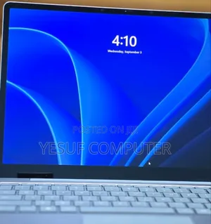 Photo - New Laptop Microsoft Surface 8GB Intel Core I5 SSD 256GB