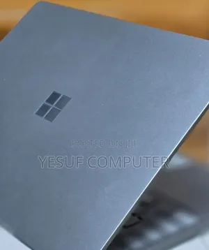 New Laptop Microsoft Surface 8GB Intel Core I5 SSD 256GB