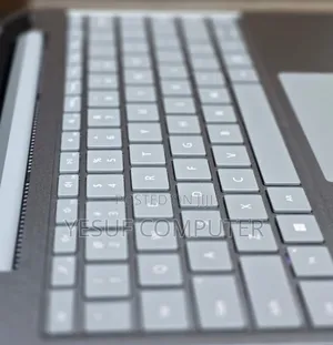 New Laptop Microsoft Surface 8GB Intel Core I5 SSD 256GB