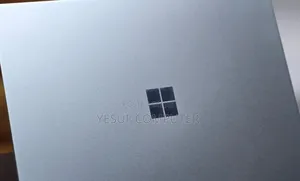 New Laptop Microsoft Surface 8GB Intel Core I5 SSD 256GB