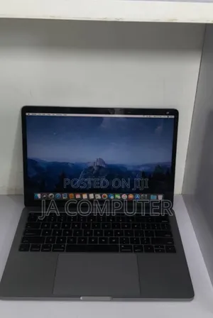 Photo - New Laptop Apple MacBook Pro 2017 8GB Intel Core I5 SSD 128GB