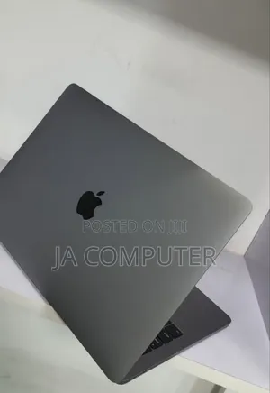 New Laptop Apple MacBook Pro 2017 8GB Intel Core I5 SSD 128GB