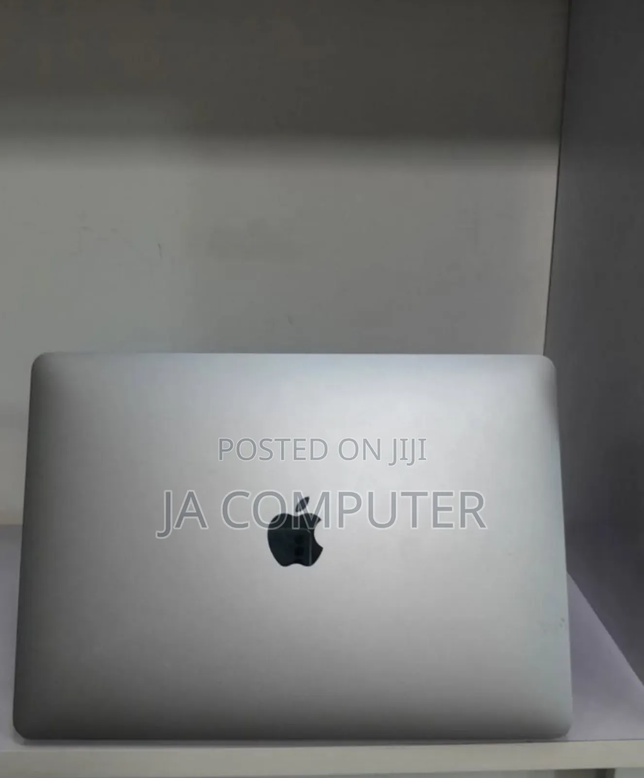 New Laptop Apple MacBook Pro 2017 8GB Intel Core I5 SSD 128GB