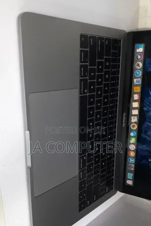 New Laptop Apple MacBook Pro 2017 8GB Intel Core I5 SSD 128GB