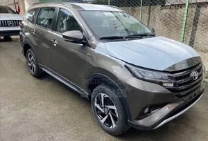 Photo - New Toyota Rush 2024 Gray