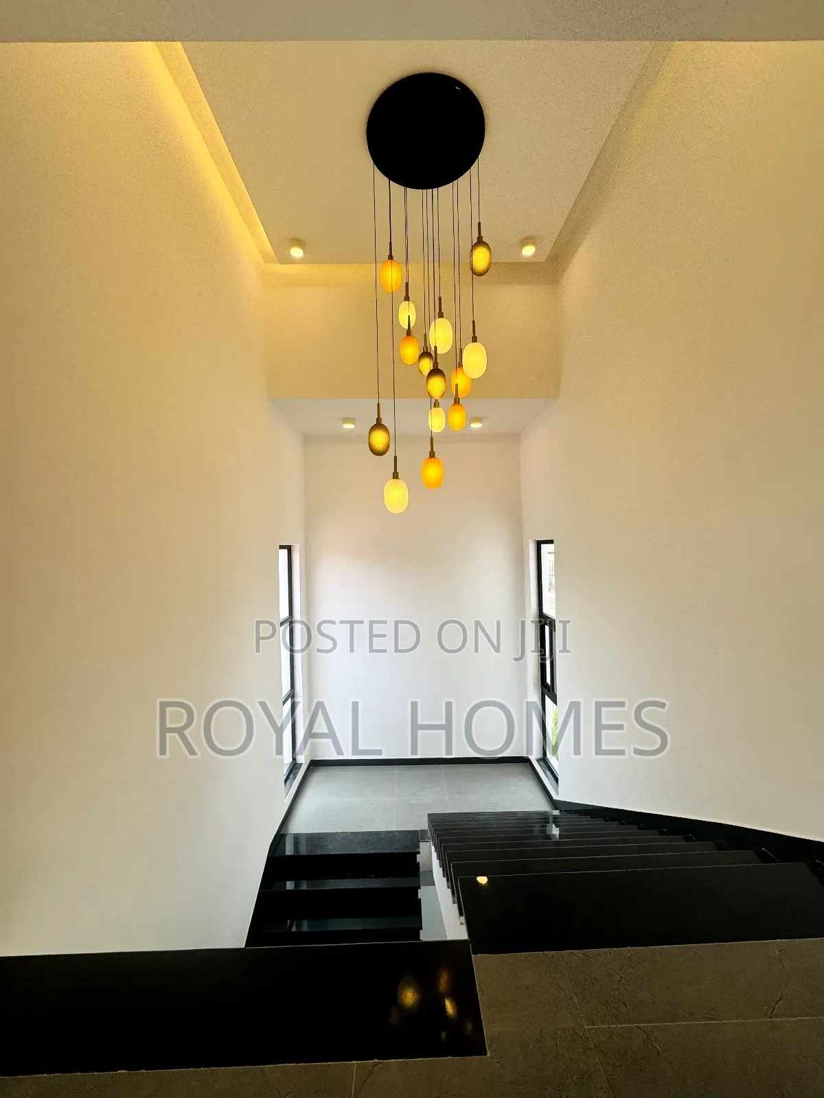 Furnished 8bdrm House in Bole for sale