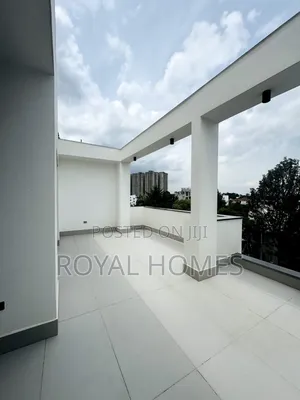 Furnished 8bdrm House in Bole for sale