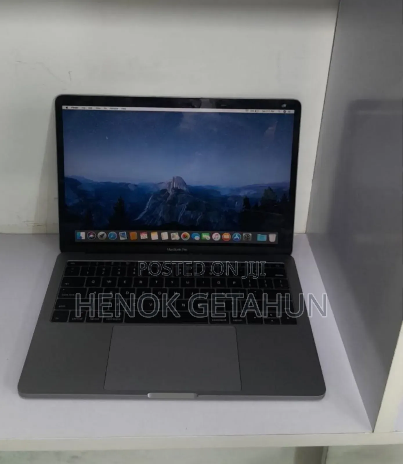 New Laptop Apple MacBook Pro 2017 8GB Intel Core I5 SSD 128GB