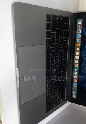 New Laptop Apple MacBook Pro 2017 8GB Intel Core I5 SSD 128GB