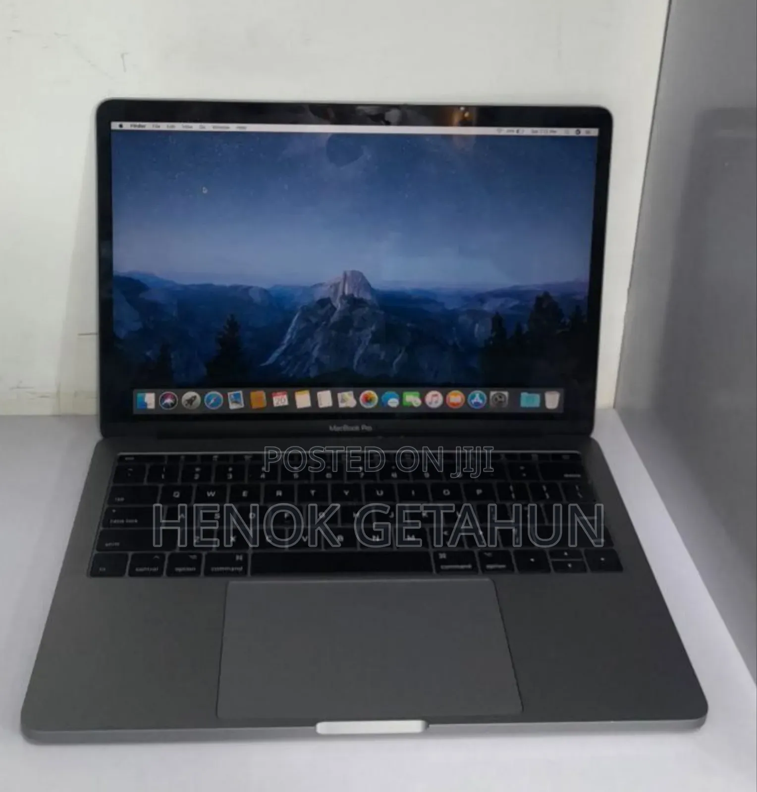 New Laptop Apple MacBook Pro 2017 8GB Intel Core I5 SSD 128GB